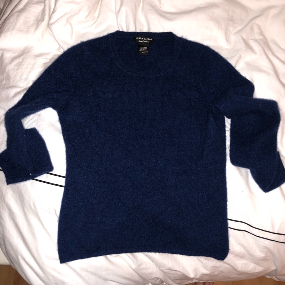 Lord and Taylor Cashmere Collection sweater